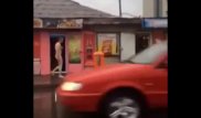 Голый мужчина устроил прогулку по улицам Астаны