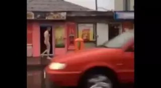 Бродивший голым по Астане мужчина задержан полицейскими