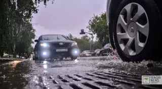 Названа причина затопления улиц и домов в Астане после проливных дождей