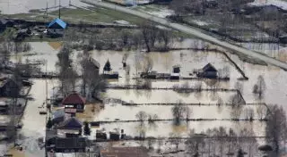 Пострадавшим от паводков в ВКО восстановят жилье