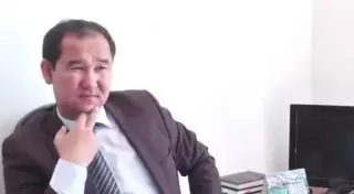 Чиновник из Шалкара стал объектом для шуток в соцсетях