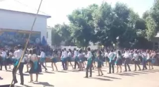 На последнем звонке в Шымкенте прозвучала песня МС Сайлаубека