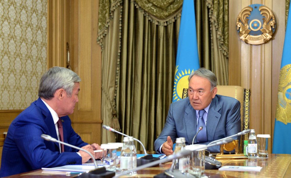 Нурсултан Назарбаев и Бердибек Сапарбаев. Фото пресс-службы Акорды
