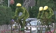 Цену цветочных фигур велосипедистов в Алматы объяснил акимат