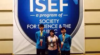 Систему определения эмоций и беспилотник презентовали школьники Алматы на ISEF 2015 в США