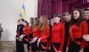 Украинские выпускники простились со школой песней "Мы бандеровцы"
