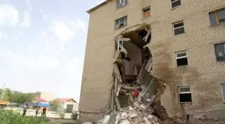 Разрушенное общежитие в Атырау числилось аварийным