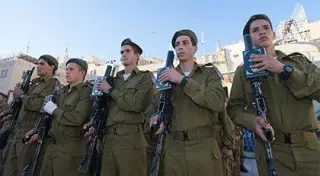 Израильский военный наказан за поедание некошерного сэндвича