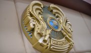 Производители госсимволов не успевают адаптироваться к новым стандартам герба в Казахстане