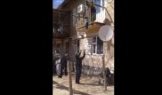 МВД Казахстана изучает видео со сброшенным с балкона ребенком