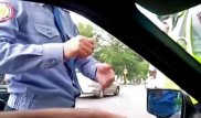 Троих полицейских уволили за нападение на водителя в Шымкенте