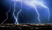 Почти 30 человек пострадали при ударе молнии на музыкальном фестивале в Германии