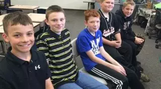 Вот что сделали 5 друзей, когда увидели, что над мальчиком издеваются