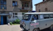 В Караганде мужчина зарезал мать двоих детей - убийцу чуть не растерзала толпа