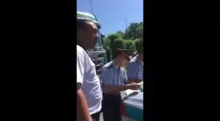 Алматинские гаишники вывели из себя шымкентских дальнобойщиков