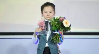 9-летняя казахстанка выиграла чемпионат Азии по шахматам в Сингапуре