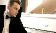 Пианист Олег Переверзев записал альбом казахской музыки "Дударай"
