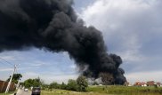 Из-за пожара на нефтебазе под Киевом начали отселять людей