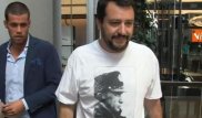 Итальянский депутат пришел в Европарламент в футболке с Путиным