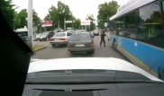 Драка водителей в центре Алматы попала на видео
