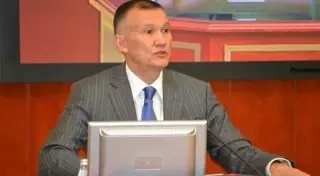 Мажилисмены "преподнесли подарок" министру юстиции РК