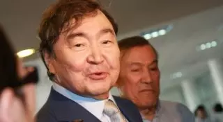 Олжас Сулейменов заскучал на Съезде религиозных лидеров в Астане