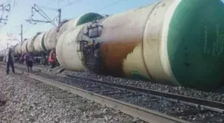 Цистерна с пропаном опрокинулась на железной дороге в Алматинской области