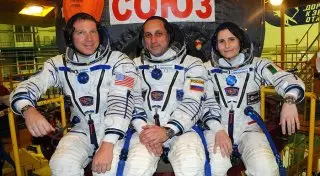 В задержке полета российско-американского экипажа корабля "Союз ТМА-15М" нашли виновных