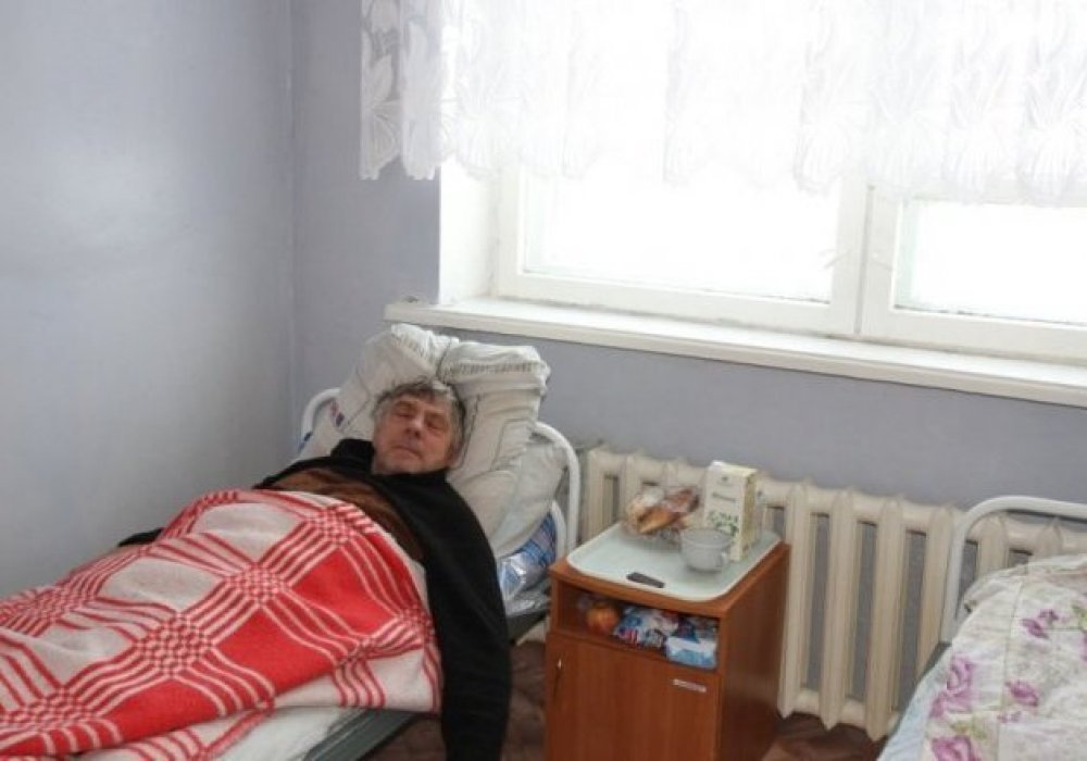 Житель села Калачи во время "сонной болезни". Фото Tengrinews.kz