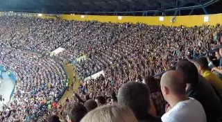 Видео "волны" болельщиков на матче сборной Казахстана против Турции