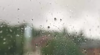 Штормовое предупреждение объявлено на большей части Казахстана