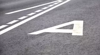 В Алматы начали штрафовать за движение по выделенной полосе для автобусов