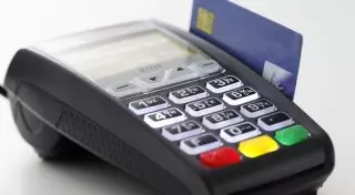 Казахстанцы все еще слишком привязаны к "наличке" - Султанов