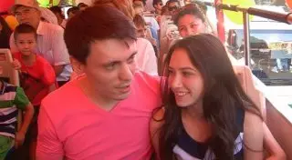 В Шымкенте парень сделал предложение руки и сердца в автобусе