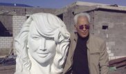 Казахстанский скульптор подарит статую Жанны Фриске родным певицы