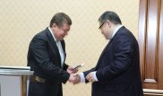 Российские академики наградили Назарбаева за мужество