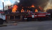 Пожар в Актобе: Горит крупный ресторан