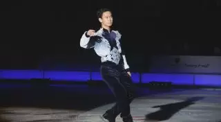 Денис Тен исполнил национальный номер под аккомпанемент группы "Туран"