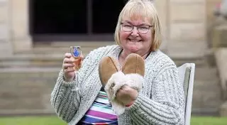 Британская пенсионерка купила тапочки своей мечты после выигрыша в лотерею