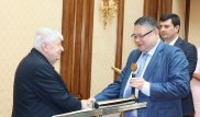 Назарбаев удостоен высшей награды Вольного экономического общества РФ