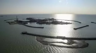 КМГ продаст "Самрук-Казына" 50-процентную долю участия в Кашагане