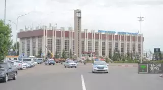 Из-за сообщений о бомбе из здания вокзала Кокшетау эвакуировали людей