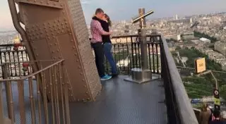 Весь Интернет пытается разыскать эту загадочную пару