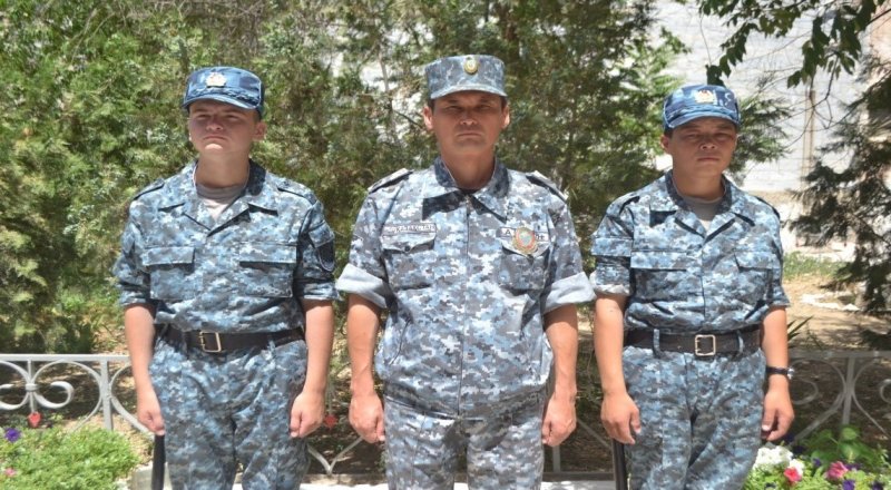 Военнослужащие, которые спасли тонувших мужчин. Фото Пресс-службы Национальной гвардии РК