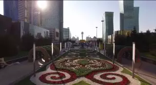 Астанчанин необычно поздравил жителей с Днем города