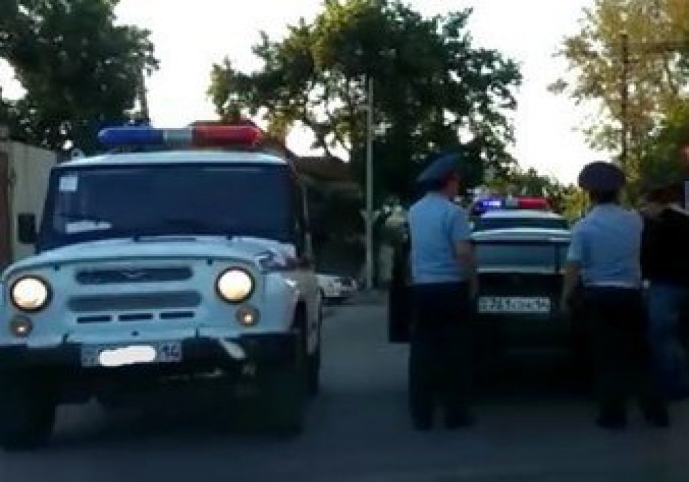 Полицейские Павлодара приняли актеров за грабителей. Фото: Евгений Гуменюк