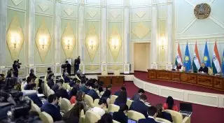 В Казахстане народу меньше, чем в индийском городе - Нарендра Моди