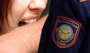 Пьяная женщина покусала полицейского в Южно-Казахстанской области