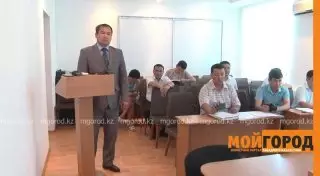 Чиновнику в ЗКО предложили уволиться за мат в адрес женщины