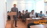 Чиновнику в ЗКО предложили уволиться за мат в адрес женщины